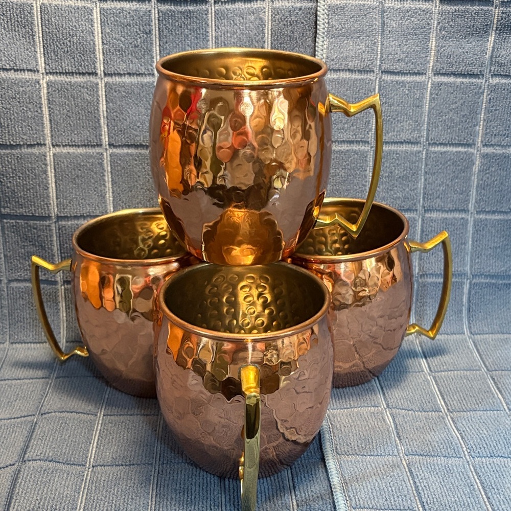 Hammered Copper Mugs with Gold Handles. Great for Moscow Mules